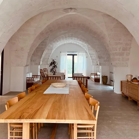 Masseria Canai מלון דירות אבטראנה
